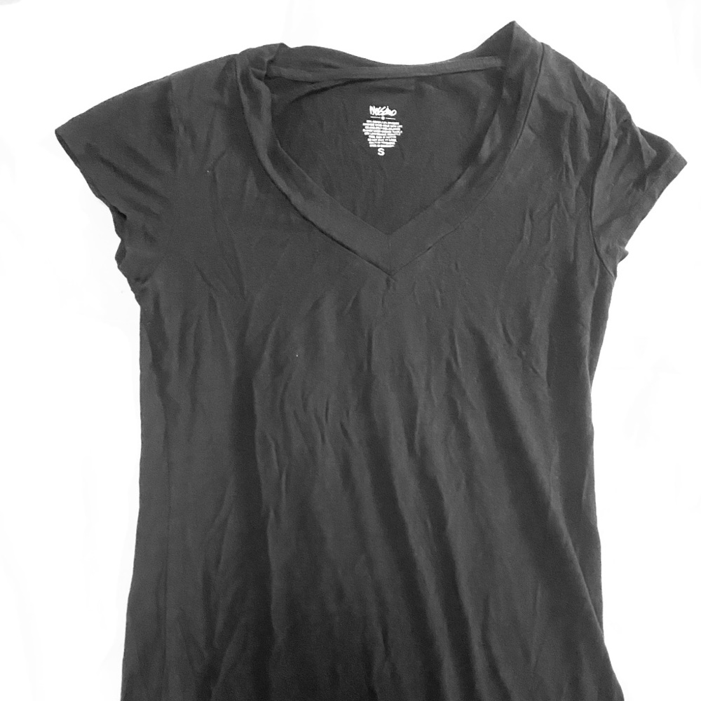Black tee